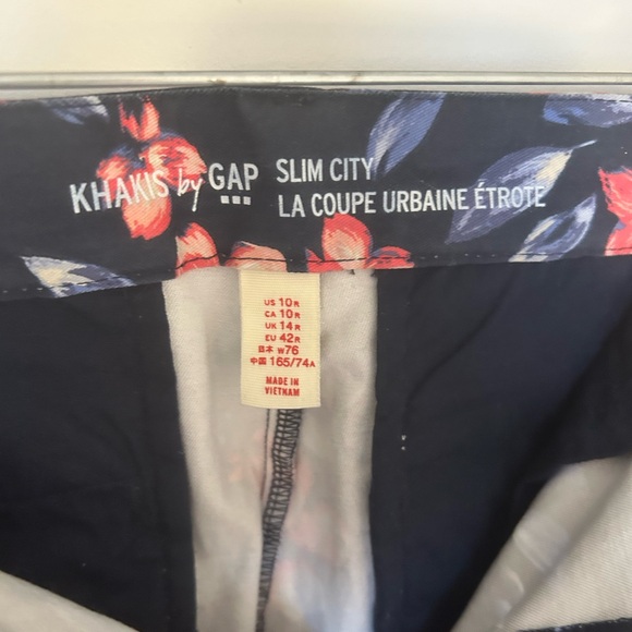 GAP Slim Floral Khakis - Picture 4 of 4